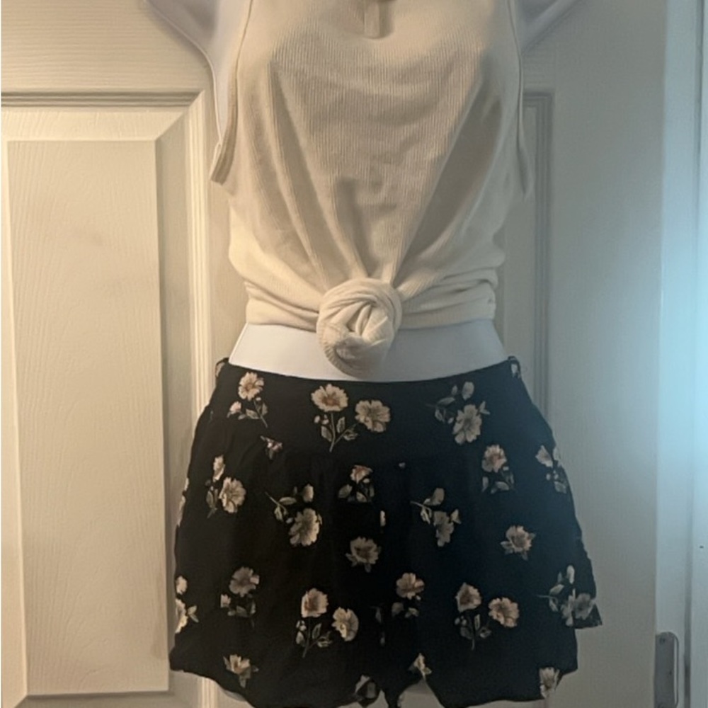Elegant Floral High Waist Women's Shorts